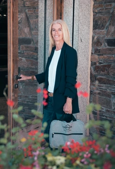 Originaire des Contamines, je vous apporte mon expertise du secteur et un soutien sur mesure pour tous vos projets immobiliers.
