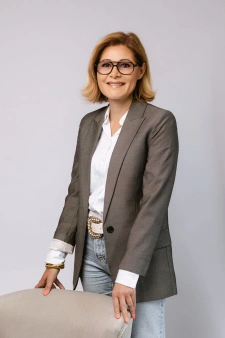 Bénédicte BUR