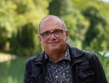 Natif de la région, je propose une expertise immobilière locale et un accompagnement sans faille.