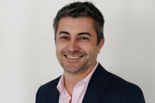 Natif de la région, je propose une expertise immobilière locale et un accompagnement sans faille.