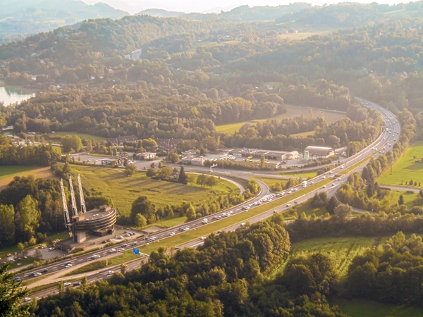 L'importance de l'autoroute A43 pour l'Avant-Pays savoyard
