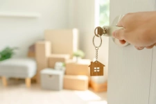 Native de la région de La Rochelle, je propose une expertise immobilière locale et un accompagnement sans faille.