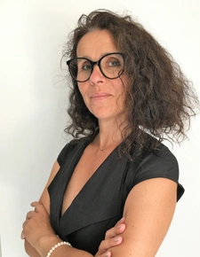 Native de la région, je propose une expertise immobilière locale et un accompagnement sans faille.