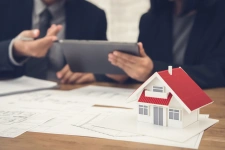 Vendre votre bien commercial avec un expert Capifrance  Optimisez la vente de votre commerce ou entreprise avec un conseiller immobilier spécialisé.
