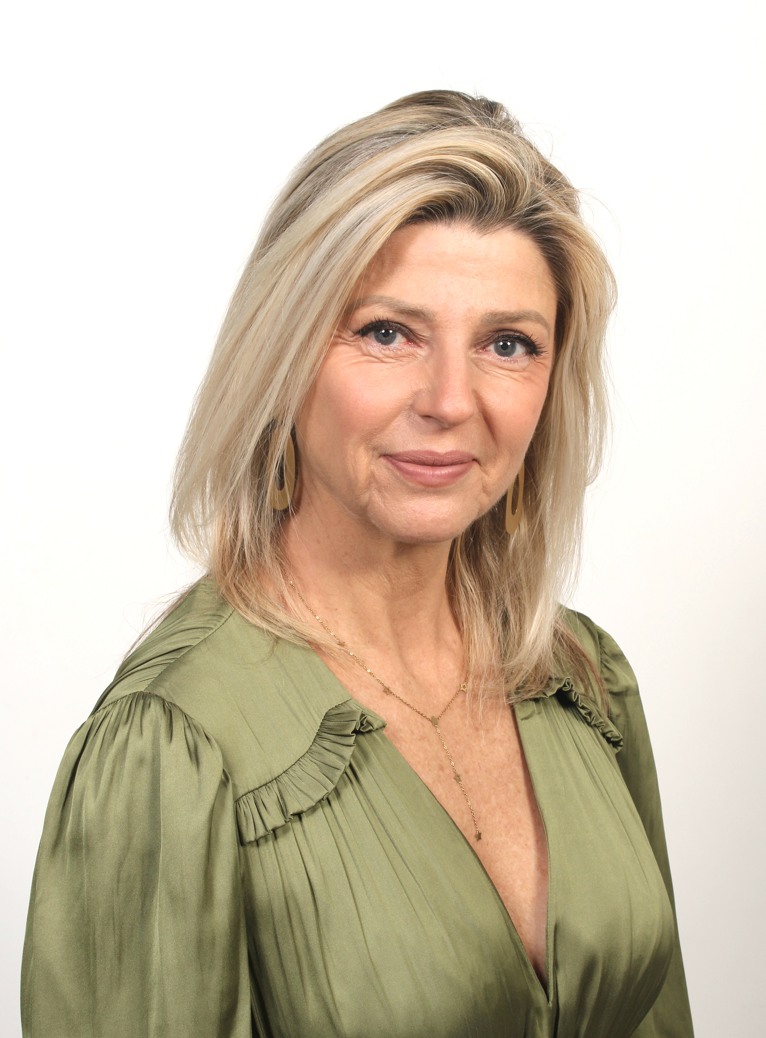 Natif de la région, je propose une expertise immobilière locale et un accompagnement sans faille.