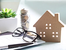Vendre un logement loué : droits du locataire et du propriétaire