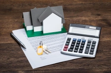 Difficultés financières : vendre son bien immobilier pour rebondir