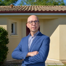 Je propose une expertise immobilière locale et un accompagnement personnalisé.