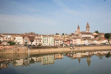 Originaire de la région, je propose une expertise immobilière locale et un accompagnement sans faille.