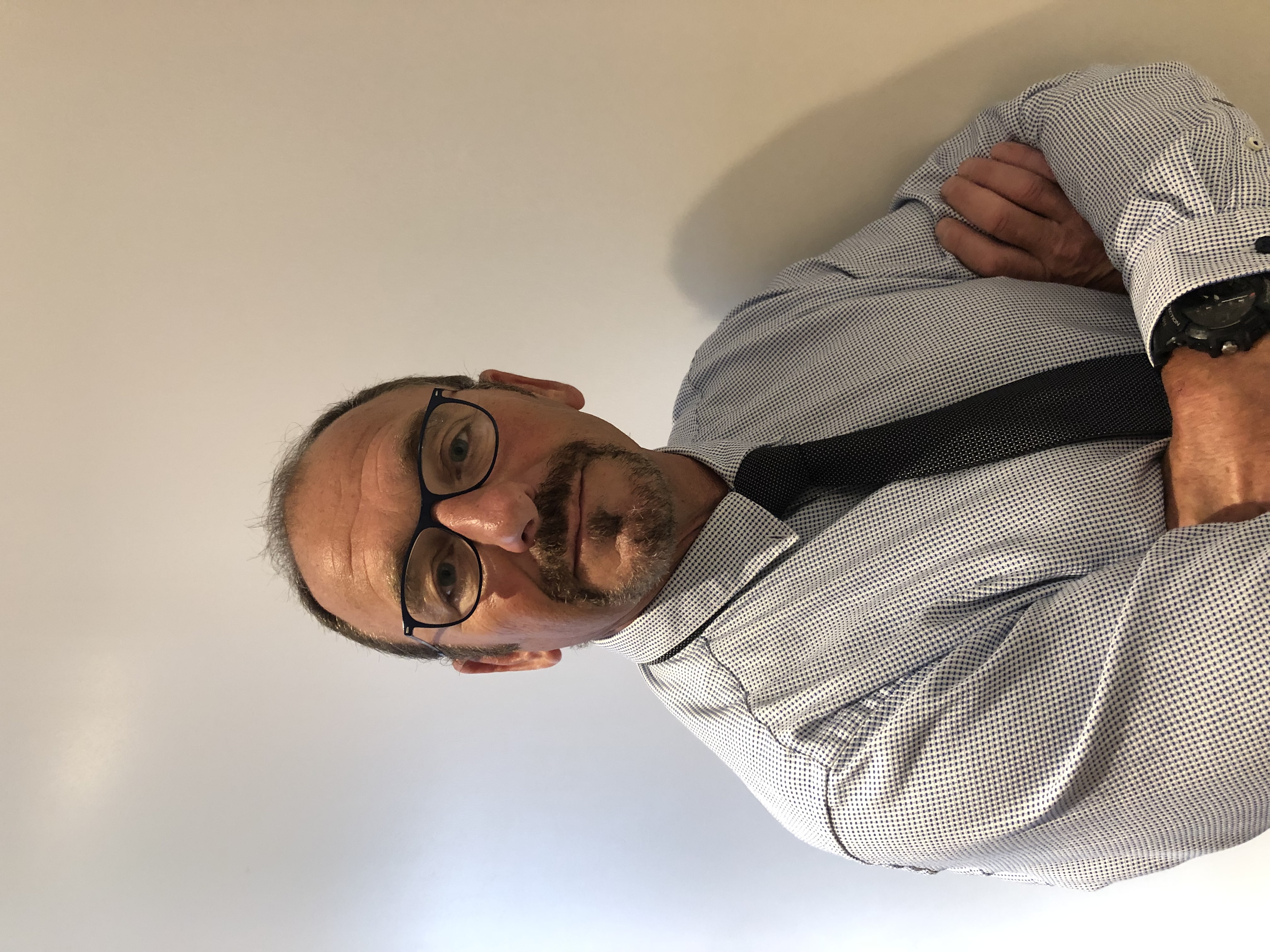Bienvenue sur mon site Internet ! Je m'appelle André Erdos et je suis conseiller immobilier indépendant, spécialisé dans la région de Cherbourg en Cotentin. Fort de mon expérience et de ma connaissance approfondie du marché local, je suis à votre disposition pour vous accompagner dans tous vos projets immobiliers, que vous soyez acheteur, vendeur ou investisseur.  Mon expertise à votre service
