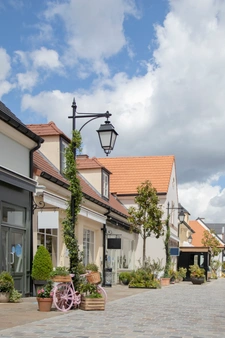 I offer you real estate expertise and support with complete confidentiality throughout the Île-de-France region !