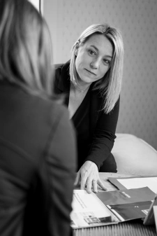 Native de la région, je propose une expertise immobilière locale et un accompagnement sans faille.