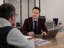 L'immobilier, c'est avant tout une histoire de rencontres et de confiance. Chaque projet est unique, et j'ai à cœur d'accompagner mes clients avec proximité, écoute et bonne humeur. Que vous souhaitiez vendre, acheter ou investir, je suis à vos côtés pour vous conseiller, répondre à vos questions et vous guider à chaque étape. Mon objectif : rendre votre projet immobilier simple, serein et réussi.