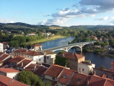 Natif de la région, je propose une expertise immobilière locale et un accompagnement complet.