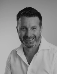 Natif de la région, je propose une expertise immobilière locale et un accompagnement sans faille.