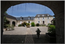 Natif de la région, je propose une expertise immobilière locale et un accompagnement sans faille.