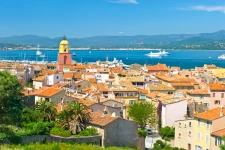 Natif de la région, je propose une expertise immobilière locale.