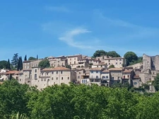 Natif de la région, je propose une expertise immobilière locale et un accompagnement sans faille.