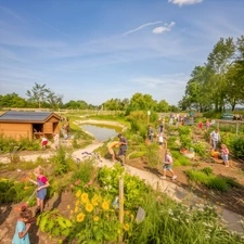 Jardins des Plâtrières : Une écologie participative pour mieux vivre ensemble ?