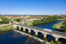 Natif de la région, je propose une expertise immobilière locale et un accompagnement sans faille.