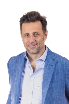 Nicolas Vialatte référent pour l’Aube en Immobilier Professionnel - Commerce et Entreprise,  pour Capifrance, je propose une expertise immobilière locale et un accompagnement sans faille.