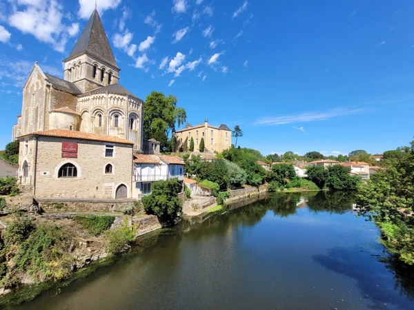 Mareuil sur Lay