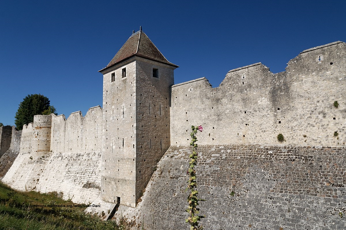 Provins, 77160