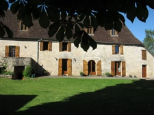 Avec plus de 13 ans d'ancienneté, je peux vous apporter le meilleur service possible, tout en privilégiant les relations humaines. Ancien comptable, je peux vous aider et vous conseiller pour la vente de votre bien, de votre commerce, et de votre entreprise.