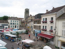 Pourquoi faire appel à un consultant immobilier local à Maule (78580) ? L'expert local garantit une estimation précise au prix du marché. Un consultant implanté sur le secteur dispose d'un réseau d'acheteurs qualifiés, d'une parfaite connaissance des spécificités d'urbanisme locales et assure un suivi personnalisé à chaque étape de la transaction.