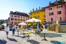 Le Marché Immobilier à Annecy (74000) : Une Valeur Refuge d'Exception
