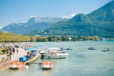 Le Marché Immobilier à Annecy (74000) : Une Valeur Refuge d'Exception