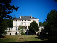 Je suis conseillère en immobilier depuis 2007. Native de la région, je vous offre une expertise immobilière ancrée localement et un accompagnement individualisé.