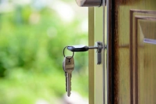 Selling Your Home with a Professional: A Complete Guide to a Successful Sale