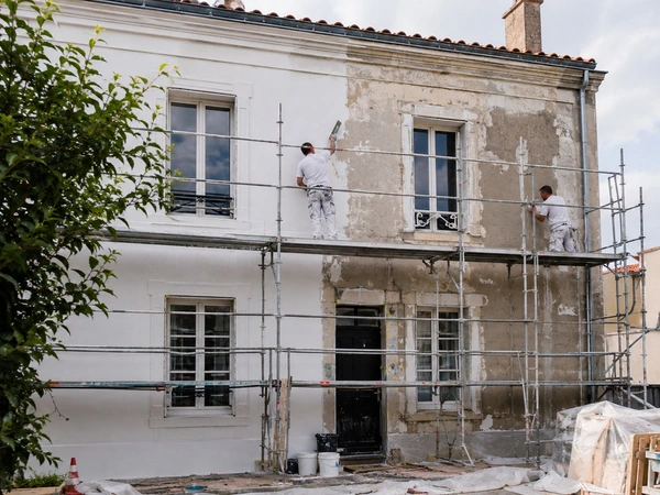 Ravalement de façade : le guide complet pour estimer et réussir vos travaux