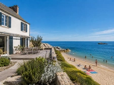 Acheter une maison en bord de mer en 2026 : avantages et inconvénients