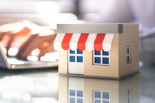 Franchise ou commerce indépendant : que choisir en 2025 ?