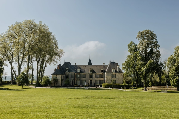 Châteaux abandonnés à vendre : les pièges à éviter