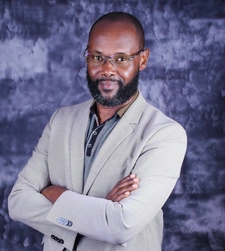 Originaire de Guyane, je mets à votre service une parfaite connaissance du marché immobilier local et vous propose un accompagnement sur mesure, rigoureux et engagé, à chaque étape de votre projet.