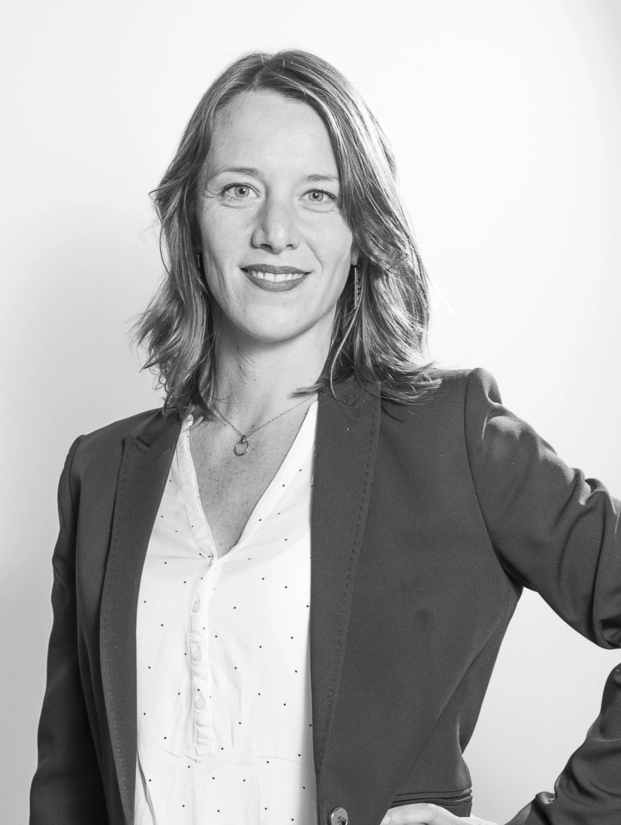 Native de la région, je propose une expertise immobilière locale et un accompagnement sans faille.