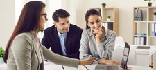 Native de la région, je propose une expertise immobilière locale et un accompagnement sans faille.