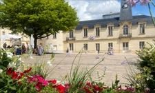 Clamartoise depuis plus de 20 ans, je propose une expertise immobilière sur Clamart et ses environs et un accompagnement sans faille.