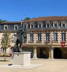 Native de la région, je propose une expertise immobilière locale et un accompagnement sans faille.