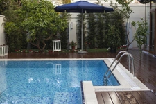 Aménagement de Piscine : Normes, Contraintes et Taxes (France)