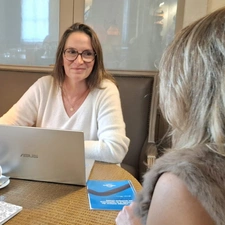 Natif de la région, je propose une expertise immobilière locale et un accompagnement sans faille.
