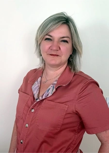 Native de la région, je propose une expertise immobilière locale et un accompagnement sans faille, professionnel et humain.