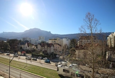 Vendre son bien immobilier à Grenoble : Une transition sereine