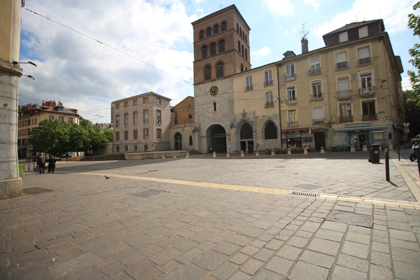 Héritage immobilier Isère : Guide complet pour transmettre son patrimoine