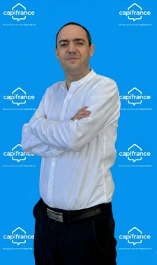 Natif de la région, je propose une expertise immobilière locale et un accompagnement sans faille.