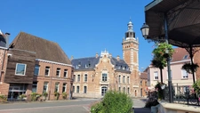 Estaires