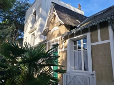 QUI SUIS-JE...  Commercial immobilier, expert du patrimoine historique bâti, natif de la région